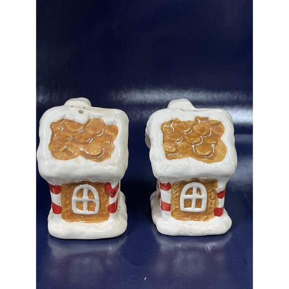 Unmarked Other - Gingerbread House Salt & Pepper Shaker Christmas Decor Unused  -‎ D9-1